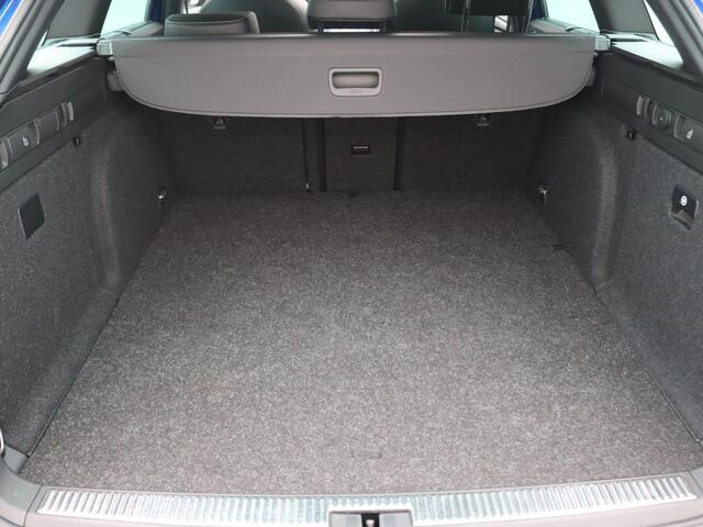 Skoda SUPERB Combi 1.4 TSI iV Sportline Business 218PK DSG Pano-Schuifdak, Keyless, Adaptieve Cruise Controle, 360gr. Camera, Stoel-Stuurverwarming, Side Assist, Virtual Cockpit, 19" LM Velgen