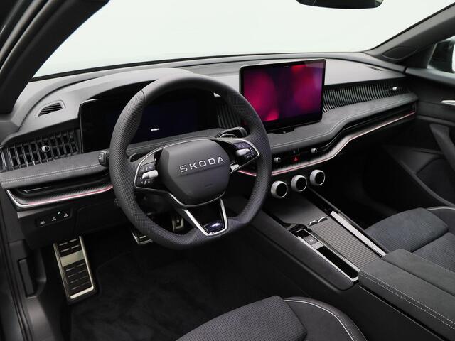 Skoda SUPERB Combi Sportline Business 1.5 TSi PHEV 204 Pk Automaat | Trekhaak | Panoramadak | LED Matrix | 19 Inch | Camera