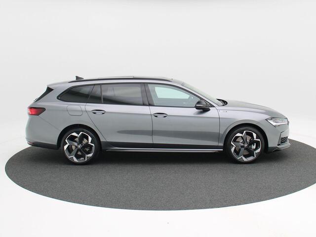 Skoda SUPERB Combi Sportline Business 1.5 TSi PHEV 204 Pk Automaat | Trekhaak | Panoramadak | LED Matrix | 19 Inch | Camera