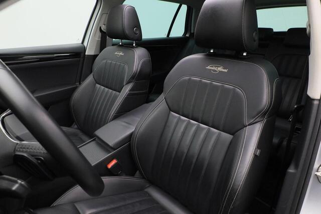 Skoda SUPERB Combi 1.4 TSI iV 218 pk DSG Laurin & Klement | Panoramadak | Leder | Geheugenstoelen | Navigatie Columbus | Adaptief onderstel | Stoel-/achterbankverwarming