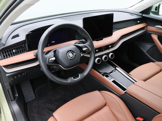 Skoda SUPERB Combi First Edition 1.5 TSi 150 Pk Automaat | Full LED | Panoramadak | Leder | 19 Inch | 360 Camera | Stoelkoeling en Verwarming | Adaptive Cruise | 18.310 Km!!