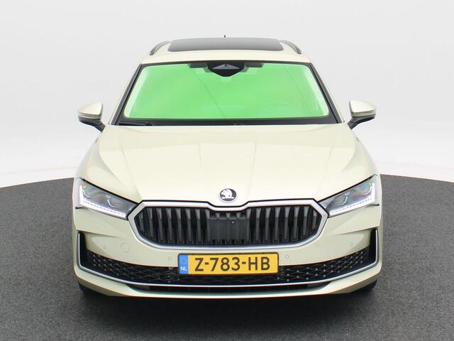 Skoda SUPERB Combi First Edition 1.5 TSi 150 Pk Automaat | Full LED | Panoramadak | Leder | 19 Inch | 360 Camera | Stoelkoeling en Verwarming | Adaptive Cruise | 18.310 Km!!