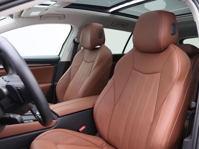 Skoda SUPERB Combi First Edition 1.5 TSi 150 Pk Automaat | Full LED | Panoramadak | Leder | 19 Inch | 360 Camera | Stoelkoeling en Verwarming | Adaptive Cruise | 18.310 Km!!