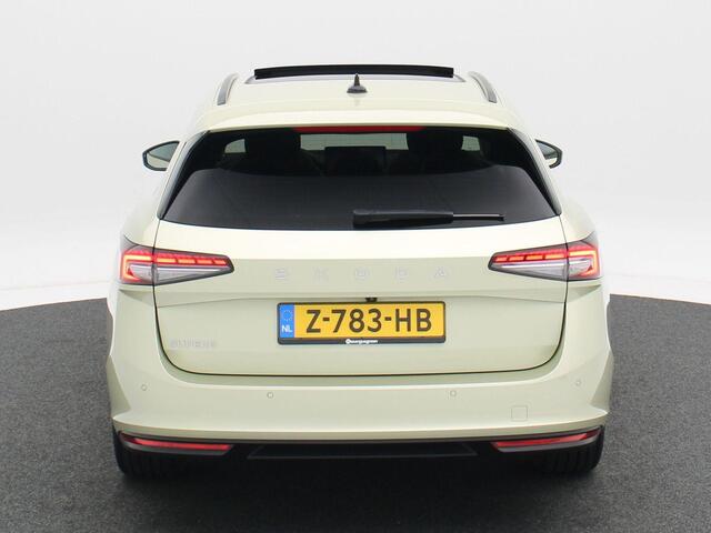 Skoda SUPERB Combi First Edition 1.5 TSi 150 Pk Automaat | Full LED | Panoramadak | Leder | 19 Inch | 360 Camera | Stoelkoeling en Verwarming | Adaptive Cruise | 18.310 Km!!