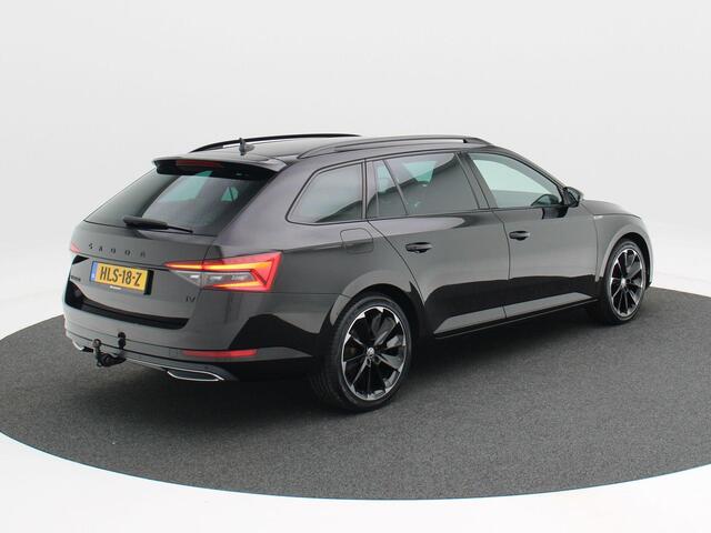 Skoda SUPERB Combi 1.4 TSi 218 Pk Automaat iV Sportline Business | Adaptive Cruise | CarPlay | Navigatie | Bluetooth | Parkeersensoren | Stoelverwarming | Trekhaak | 19 Inch