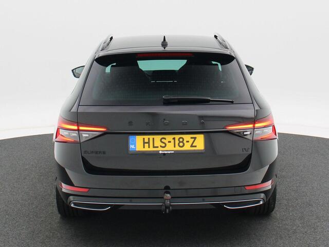 Skoda SUPERB Combi 1.4 TSi 218 Pk Automaat iV Sportline Business | Adaptive Cruise | CarPlay | Navigatie | Bluetooth | Parkeersensoren | Stoelverwarming | Trekhaak | 19 Inch