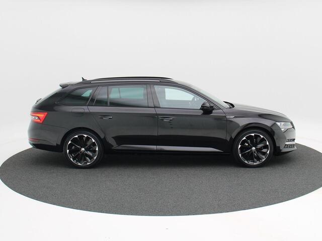Skoda SUPERB Combi 1.4 TSi 218 Pk Automaat iV Sportline Business | Adaptive Cruise | CarPlay | Navigatie | Bluetooth | Parkeersensoren | Stoelverwarming | Trekhaak | 19 Inch