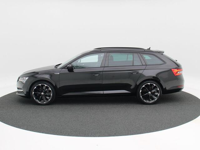 Skoda SUPERB Combi 1.4 TSi 218 Pk Automaat iV Sportline Business | Adaptive Cruise | CarPlay | Navigatie | Bluetooth | Parkeersensoren | Stoelverwarming | Trekhaak | 19 Inch