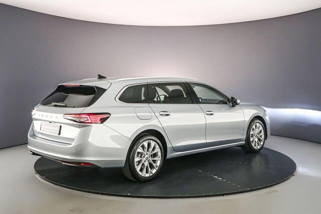 Skoda SUPERB Business Edition 1.5 TSI PHEV 204pk DSG Automaat Trekhaak, Adaptive cruise control, Verwarmde voorruit, Achteruitrijcamera, Elektrische achterklep, Navigatie