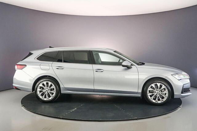 Skoda SUPERB Business Edition 1.5 TSI PHEV 204pk DSG Automaat Trekhaak, Adaptive cruise control, Verwarmde voorruit, Achteruitrijcamera, Elektrische achterklep, Navigatie
