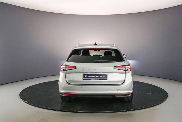 Skoda SUPERB Business Edition 1.5 TSI PHEV 204pk DSG Automaat Trekhaak, Adaptive cruise control, Verwarmde voorruit, Achteruitrijcamera, Elektrische achterklep, Navigatie