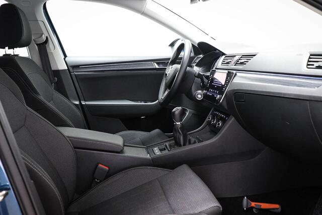 Skoda SUPERB Combi 1.5 TSI ACT Business Edition | SFEERVERLICHTING | SMARTLINK | CAMERA