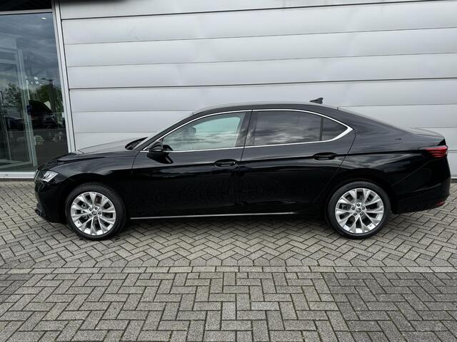 Skoda SUPERB First Edition 1.5 TSI m-HEV 150 pk DSG | Automaat | Elektrische achterklep | Navigatie | Adaptieve cruise control | 18'' Lichtmetalen velgen | Camera |