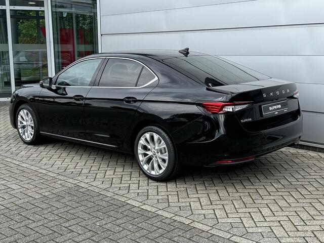 Skoda SUPERB First Edition 1.5 TSI m-HEV 150 pk DSG | Automaat | Elektrische achterklep | Navigatie | Adaptieve cruise control | 18'' Lichtmetalen velgen | Camera |