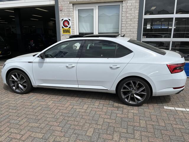 Skoda SUPERB 1.4 TSI iV Sportline Business / AUTOMAAT/ PANO/ GARANTIE TM 10-2026/ ELEKTR. STOELEN/ DIGITAL DASH/ PARK. SENSOREN + CAMERA/ RIJ-MODI/ SMARTLINK/ KEYLESS/ MATRIX/ CLIMA/ STOEL-STUUR VERWARM.