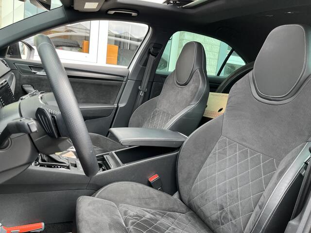 Skoda SUPERB 1.4 TSI iV Sportline Business / AUTOMAAT/ PANO/ GARANTIE TM 10-2026/ ELEKTR. STOELEN/ DIGITAL DASH/ PARK. SENSOREN + CAMERA/ RIJ-MODI/ SMARTLINK/ KEYLESS/ MATRIX/ CLIMA/ STOEL-STUUR VERWARM.