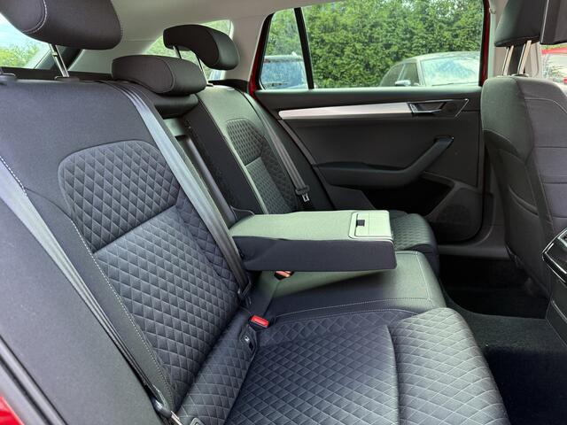Skoda SUPERB Combi PHEV iV Aut. Pano | Trekhaak | Navi & CarPlay