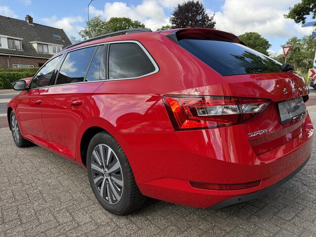 Skoda SUPERB Combi PHEV iV Aut. Pano | Trekhaak | Navi & CarPlay