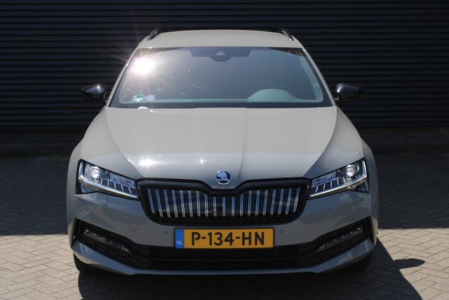 Skoda SUPERB Combi 1.4 TSI iV Sportline Business Adaptive-Cruise Camera Navigatie