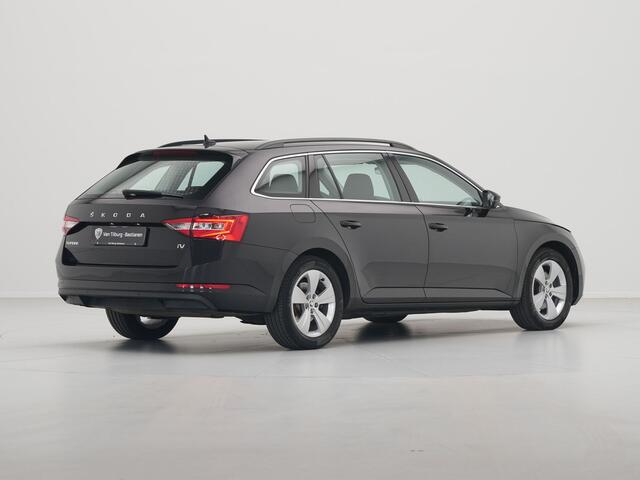 Skoda SUPERB Combi 1.4 TSI iV 218pk Ambition Trekhaak Navigatie Virtual Cockpit Stoelverwarming Carplay