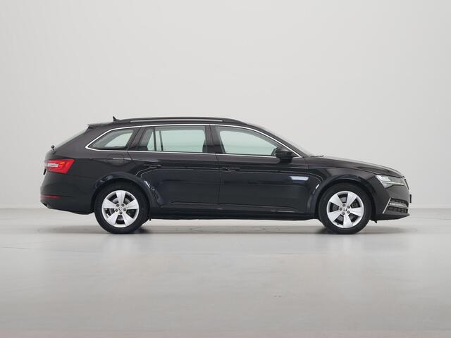Skoda SUPERB Combi 1.4 TSI iV 218pk Ambition Trekhaak Navigatie Virtual Cockpit Stoelverwarming Carplay