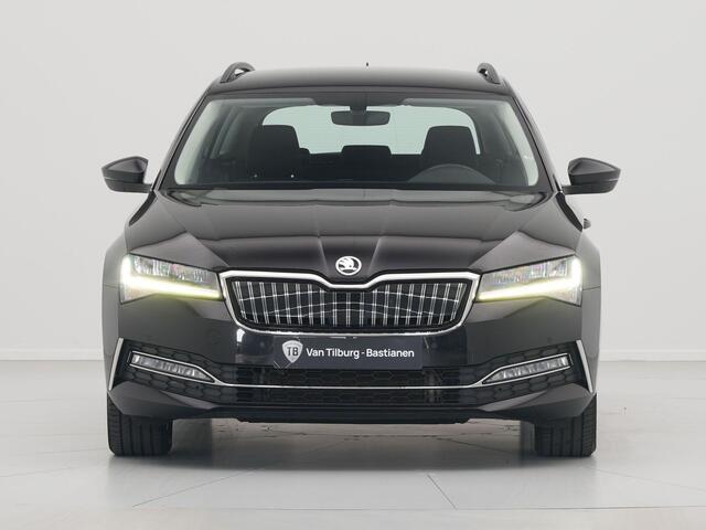 Skoda SUPERB Combi 1.4 TSI iV 218pk Ambition Trekhaak Navigatie Virtual Cockpit Stoelverwarming Carplay