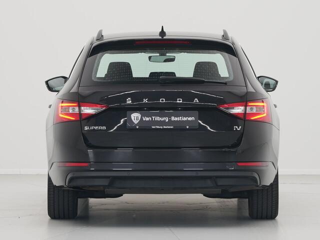 Skoda SUPERB Combi 1.4 TSI iV 218pk Ambition Trekhaak Navigatie Virtual Cockpit Stoelverwarming Carplay