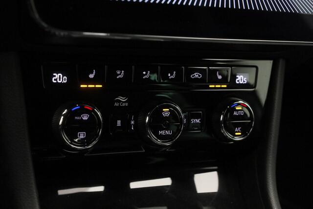 Skoda SUPERB Combi 1.4 TSI 218 pk DSG iV Laurin & Klement | Panoramadak | Leder | Geheugen/massagestoel | Navigatie Columbus | Matrix LED | Adaptief onderstel | Stoel-/achterbankverwarming