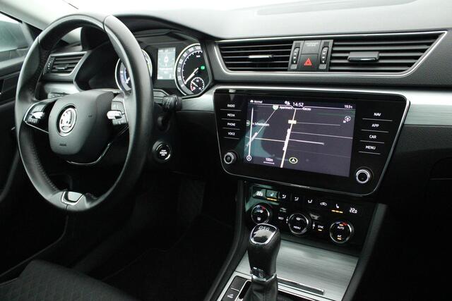 Skoda SUPERB Combi 1.4 TSI 218pk iV Business Edition Plus Trekhaak Camera Memory Stoelverwarming