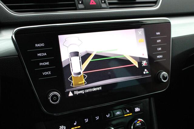 Skoda SUPERB Combi 1.4 TSI 218pk iV Business Edition Plus Trekhaak Camera Memory Stoelverwarming