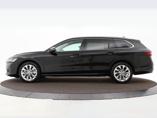 Skoda SUPERB Combi 1.5 TSI iV First Edition | Trekhaak, wegklapbaar | Light & view pakket | Akoestisch pakket | Chrome pakket | Comfortpakket | Winterpakket |