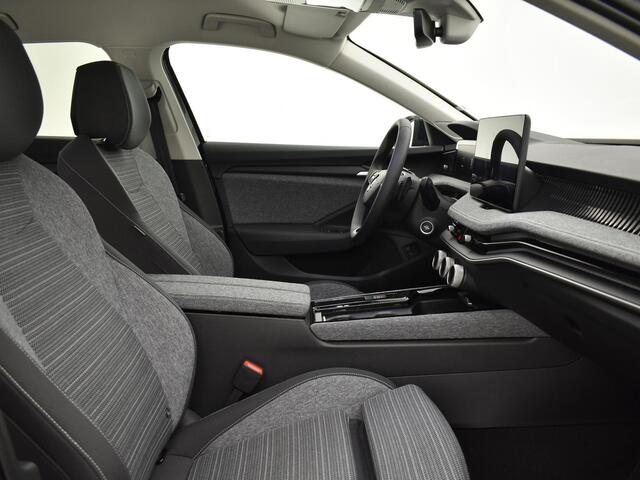 Skoda SUPERB Combi 1.5 TSI iV First Edition | Trekhaak, wegklapbaar | Light & view pakket | Akoestisch pakket | Chrome pakket | Comfortpakket | Winterpakket |