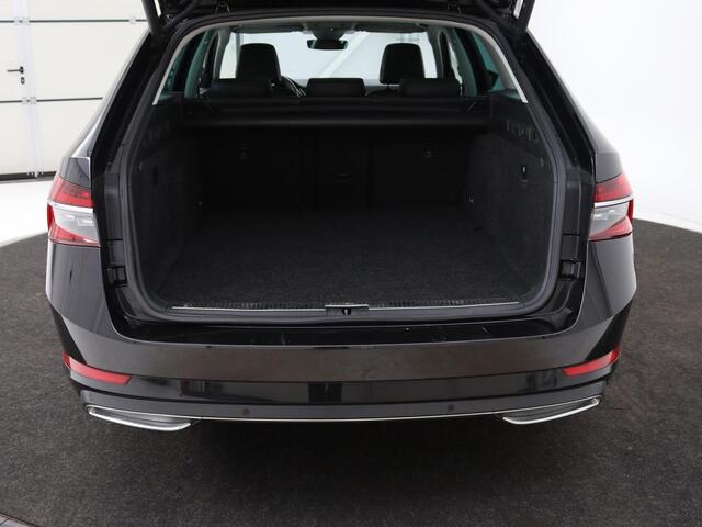Skoda SUPERB 1.4 TSI iV Laurin & Klement | Panoramadak | Leder | Adaptive cruise | Canton Sound | Stoelverwarming | Standkachel | Carplay | Camera | Full LED | Memory