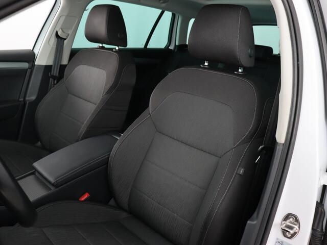 Skoda SUPERB Combi 1.4 TSI ACT Ambition Business (NL-Auto / Trekhaak / Pano / Carplay / Cruise / Navi)