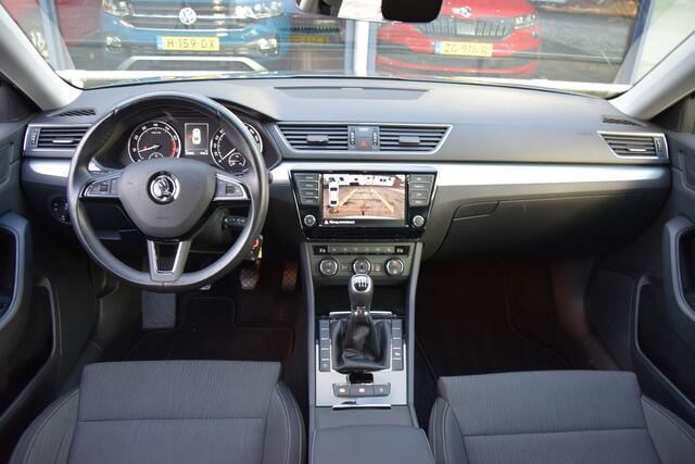 Skoda SUPERB 1.4 TSI Ambition Business | BOVAG Garantie | Trekhaak | Stoelverwarming | Achteruitrijcamera | All Season Banden | Cruise&Climate Control | Navigatie | Elektrisch Bedienbare Bestuurdersstoel |