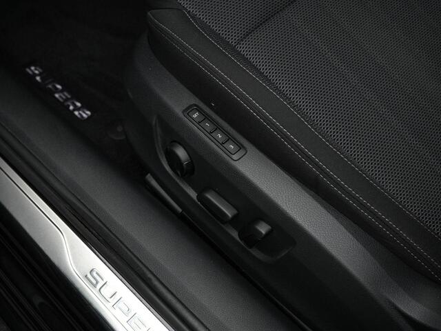 Skoda SUPERB Combi Business Edition Plus 1.4 TSI iV 218 pk DSG | Dynamic Chassis Control | Navigatie | Stoelverwarming | DAB | Cruise Control | 17 inch