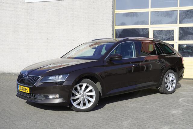 Skoda SUPERB Combi 1.5 TSI 150PK! Automaat Style Business BJ2019 Lmv 18" | Led | Pdc | Navi | Xenon | Keyless entry | Elek. trekhaak | Verwarmd voorruit | Elek. achterklep | App-Connect | Canton Audio | Elek. voorstoelen + Mem | Verwarmde voorstoelen