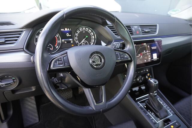 Skoda SUPERB Combi 1.5 TSI 150PK! Automaat Style Business BJ2019 Lmv 18" | Led | Pdc | Navi | Xenon | Keyless entry | Elek. trekhaak | Verwarmd voorruit | Elek. achterklep | App-Connect | Canton Audio | Elek. voorstoelen + Mem | Verwarmde voorstoelen