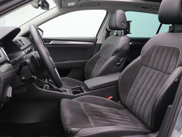 Skoda SUPERB Combi 1.4 TSI iV Business Edition Plus 218PK DSG matrix led, trekhaak, panoramadak, elek. verstelbare voorstoelen, stoelverwarming voor & achter, standkachel, 360gr. camera, side assist, virtual pedal, 19" lichtmetaal