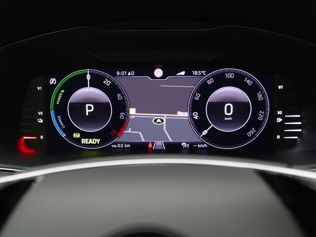 Skoda SUPERB Combi 1.4 TSI iV Business Edition Plus 218PK DSG matrix led, trekhaak, panoramadak, elek. verstelbare voorstoelen, stoelverwarming voor & achter, standkachel, 360gr. camera, side assist, virtual pedal, 19" lichtmetaal