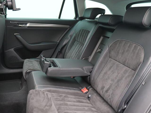 Skoda SUPERB Combi 1.4 TSI iV Business Edition Plus 218PK DSG matrix led, trekhaak, panoramadak, elek. verstelbare voorstoelen, stoelverwarming voor & achter, standkachel, 360gr. camera, side assist, virtual pedal, 19" lichtmetaal