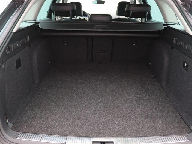 Skoda SUPERB Combi 1.4 TSI iV Business Edition Plus 218PK DSG Adaptieve Cruise Controle, Achteruitrijcamera, Matrix-LED verlichting, Volleder, Memorystoel, Keyless, Navi, Trekhaak, 18" LM Velgen