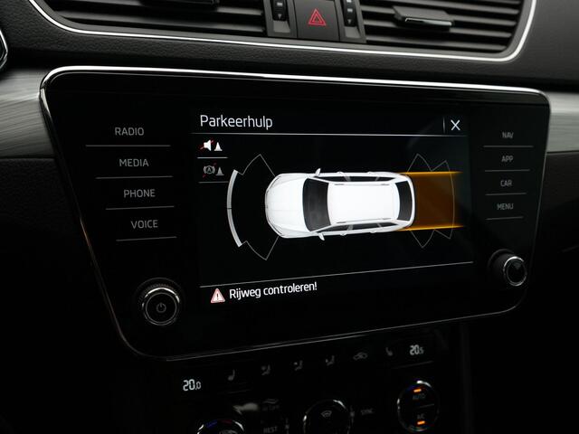 Skoda SUPERB Combi Business Edition Plus 1.5 TSI 150 pk DSG | Navigatie | Stoelverwarming | Parkeersensoren | Cruise Control