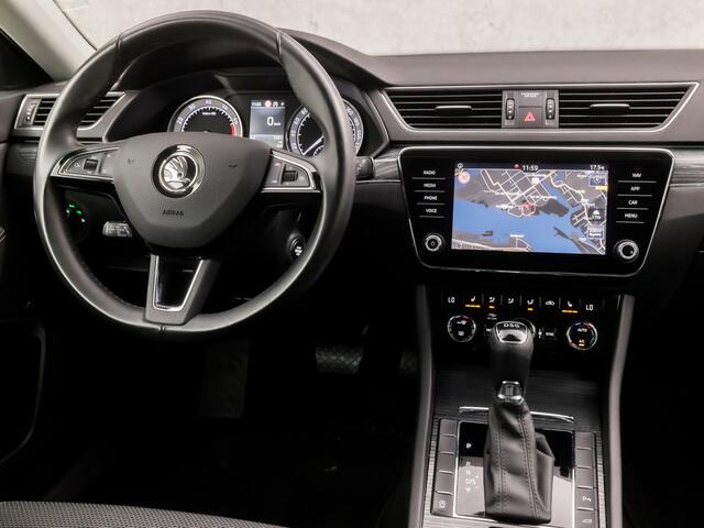 Skoda SUPERB Combi 1.5 TSI ACT Sport Deluxe 150Pk Automaat (APPLE CARPLAY, GROOT NAVI, CAMERA, STOELVERWARMING VOOR/ACHTER, MEMORY SEATS, ADAPTIVE CRUISE, CANTON AUDIO, ELEK ACHTERKLEP, GETINT GLAS, NIEUWSTAAT)