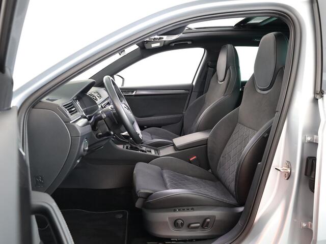 Skoda SUPERB Combi 1.4 TSI iV Sportline Business 218 pk Automaat (DSG) | Verlengde garantie | Navigatie | Panoramadak | Parkeersensoren | Achteruitrijcamera | Elektr. voorstoelen met geheugen | Stoelverwarming v/a |