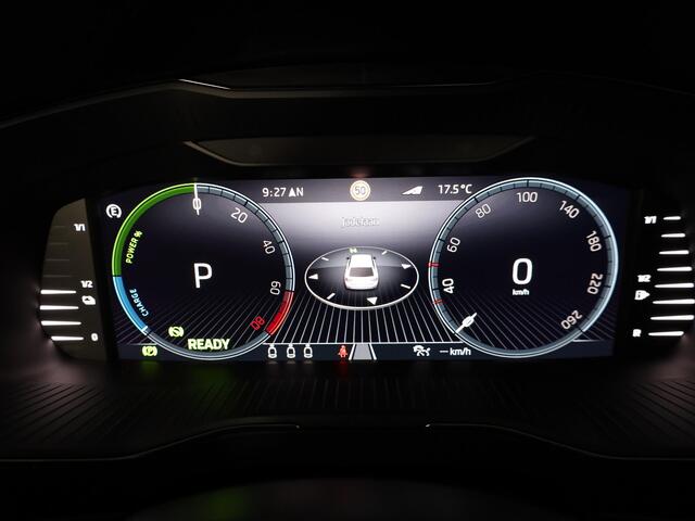 Skoda SUPERB Combi 1.4 TSI iV Sportline Business 218 pk Automaat (DSG) | Verlengde garantie | Navigatie | Panoramadak | Parkeersensoren | Achteruitrijcamera | Elektr. voorstoelen met geheugen | Stoelverwarming v/a |