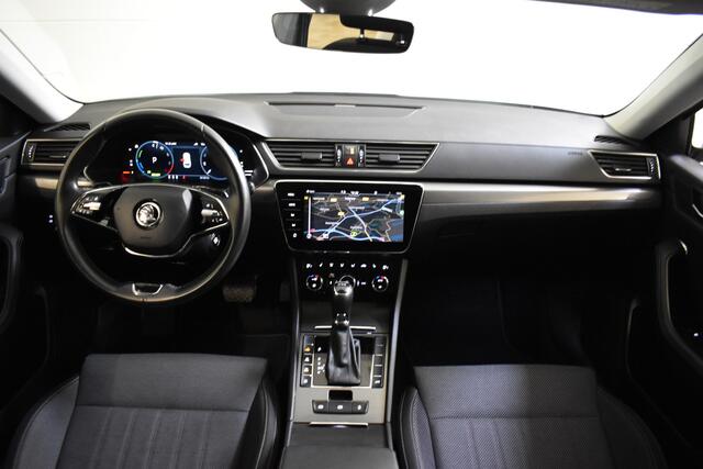Skoda SUPERB Combi iV 218PK DSG HYBRID BUSINESS VIRTUAL/NAVI/TREKHAAK