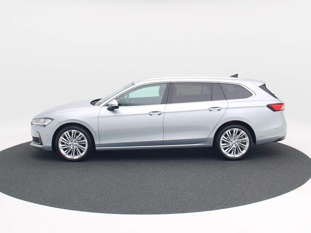 Skoda SUPERB Combi 1.5 TSi 150 Pk DSG MHEV First Edition | Navi | Leder | 19 Inch | Trekhaak | Camera | Adapt. Cruise | Privacy Glass