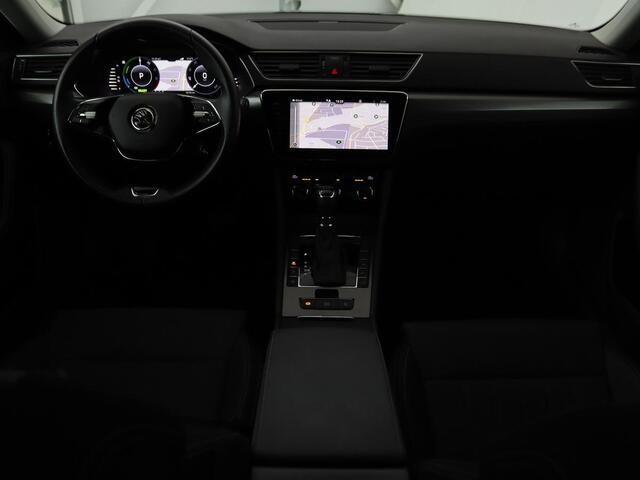 Skoda SUPERB 1.4 TSI iV Style | Trekhaak | Stoel & achterbankverwarming | Camera | Memory | Carplay | Park Assist | Virtual Cockpit | Navigatie