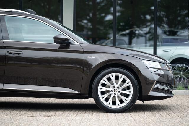 Skoda SUPERB Combi 1.4 TSI iV Laurin & Klement 218pk | Pano | Stoelvent. | Trekhaak | Adapt. Cruise | Matrix LED | 18"